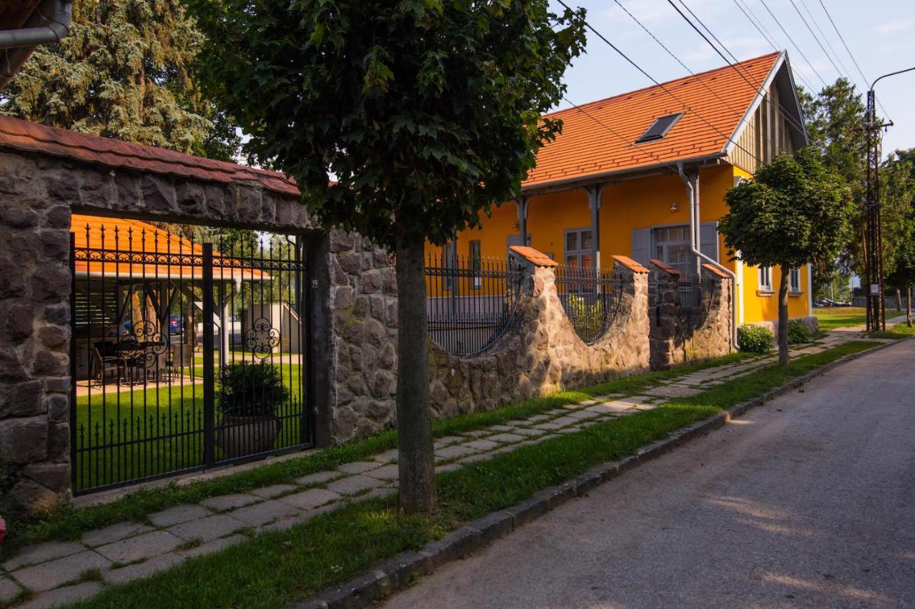 Hotel Anna Vendégház à Visegrád Extérieur photo